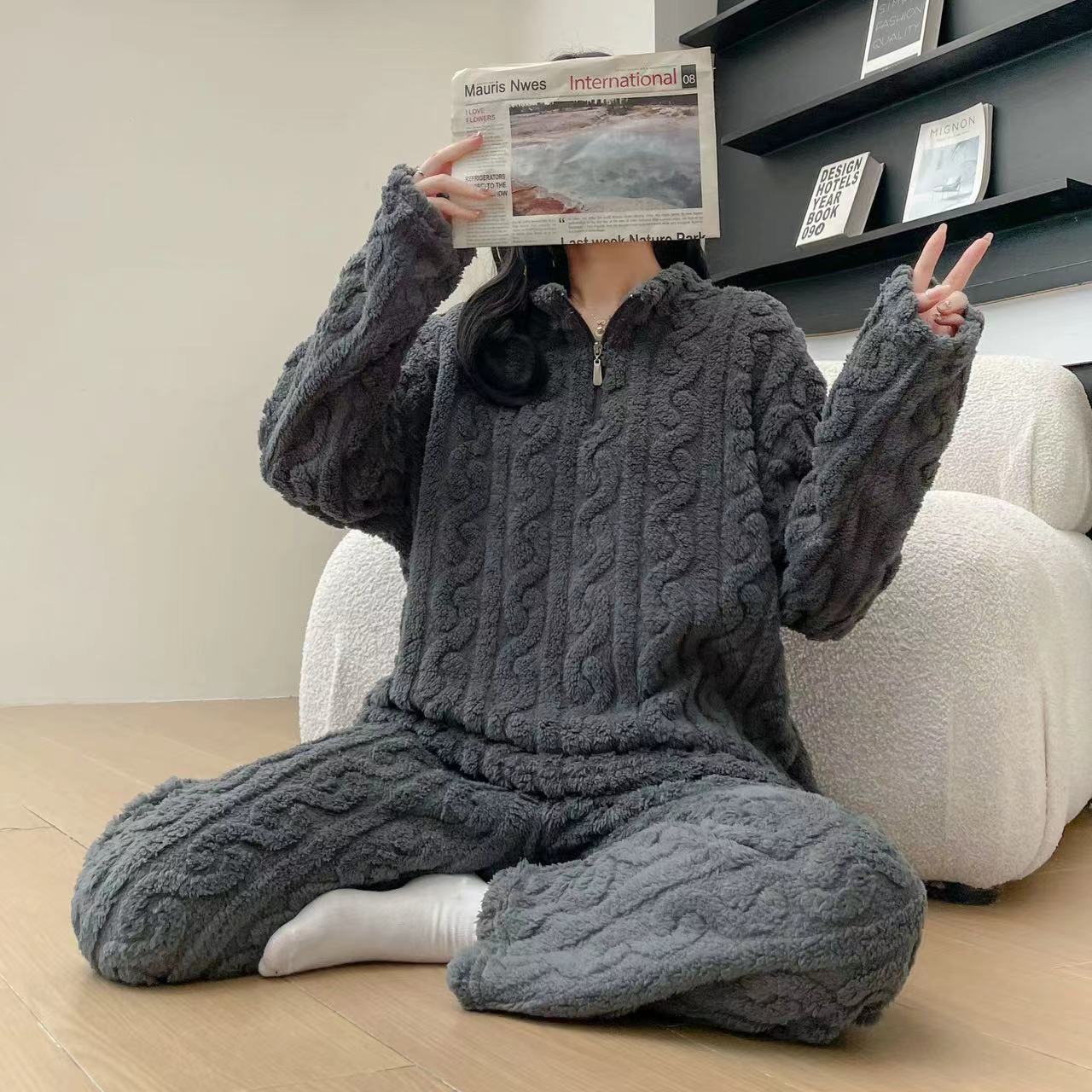 Autumn And Winter New Twist Zipper Couple Fleece-lined Thick Coral Fleece Pajamas Homewear Loungewear Sleepwear For Sleeping